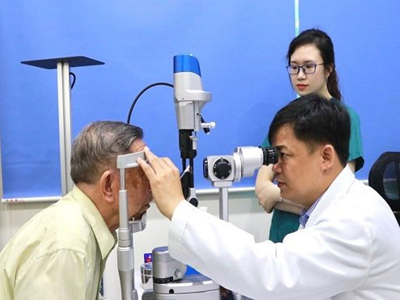 Dịch vụ thăm khám chuyên nghiệp tại Hikari Eye Care